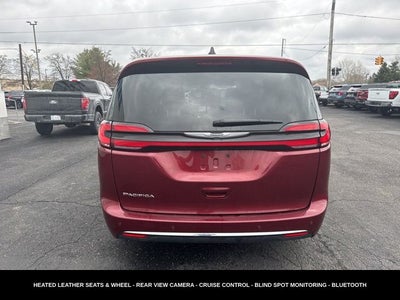 2023 Chrysler Pacifica Touring L HEATED SEATS & STEERING WHEEL