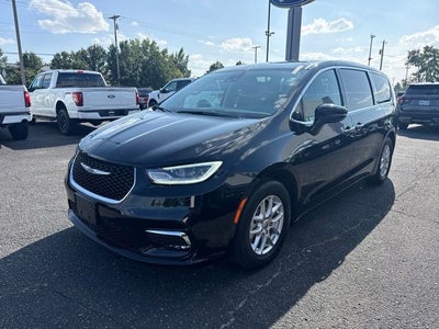 2024 Chrysler Pacifica Touring L STOW N GO SEATING