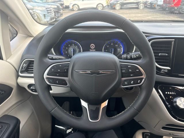 2024 Chrysler Pacifica Touring L STOW N GO SEATING