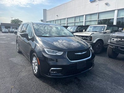 2024 Chrysler Pacifica Touring L STOW N GO SEATING