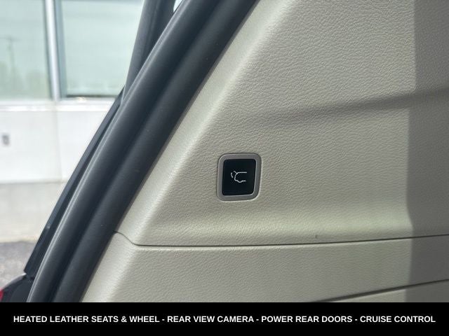 2023 Chrysler Pacifica Touring L HEATED SEATS & STEERING WHEEL