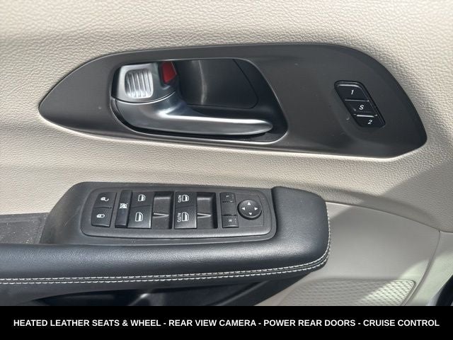 2023 Chrysler Pacifica Touring L HEATED SEATS & STEERING WHEEL