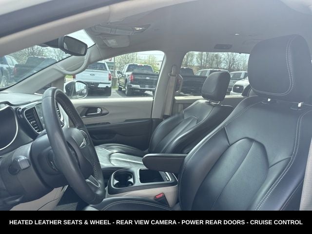2023 Chrysler Pacifica Touring L HEATED SEATS & STEERING WHEEL
