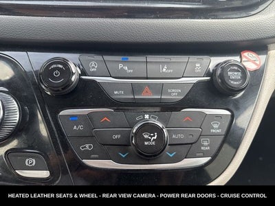 2023 Chrysler Pacifica Touring L HEATED SEATS & STEERING WHEEL