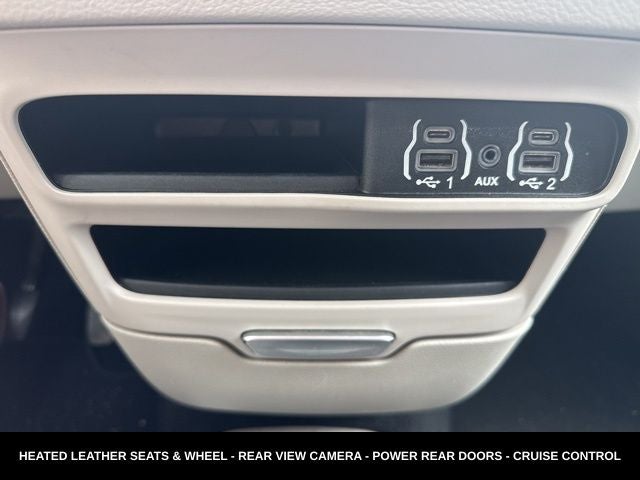 2023 Chrysler Pacifica Touring L HEATED SEATS & STEERING WHEEL