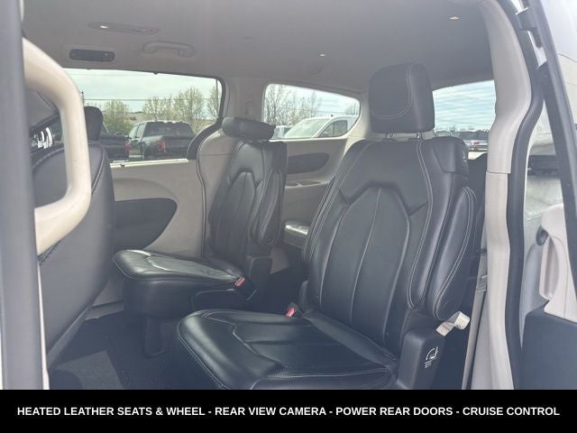 2023 Chrysler Pacifica Touring L HEATED SEATS & STEERING WHEEL
