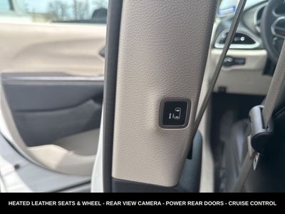 2023 Chrysler Pacifica Touring L HEATED SEATS & STEERING WHEEL