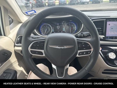 2023 Chrysler Pacifica Touring L HEATED SEATS & STEERING WHEEL