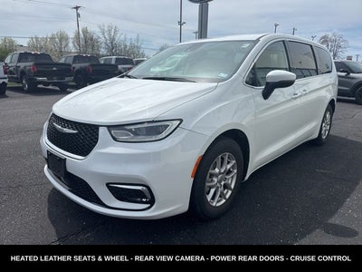 2023 Chrysler Pacifica Touring L HEATED SEATS & STEERING WHEEL