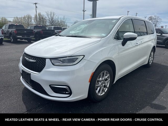 2023 Chrysler Pacifica Touring L HEATED SEATS & STEERING WHEEL