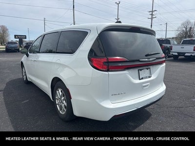 2023 Chrysler Pacifica Touring L HEATED SEATS & STEERING WHEEL