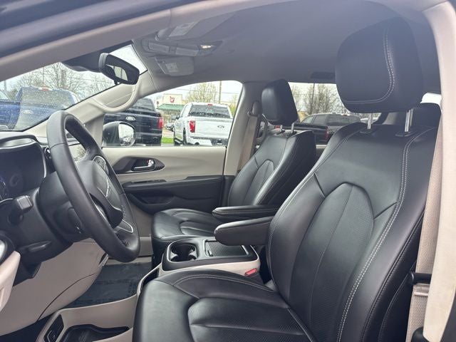 2023 Chrysler Pacifica Touring L HEATED SEATS & STEERING WHEEL