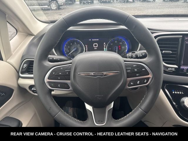 2023 Chrysler Pacifica Touring L HEATED SEATS & STEERING WHEEL