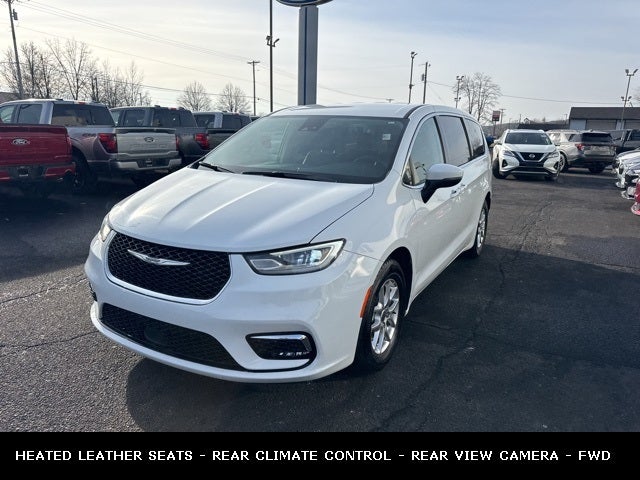 2023 Chrysler Pacifica Touring L STOW N GO SEATING