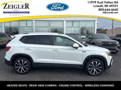 2023 Volkswagen Taos 1.5T SE ONE OWNER