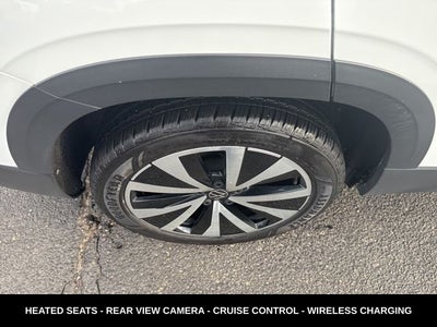 2023 Volkswagen Taos 1.5T SE ONE OWNER