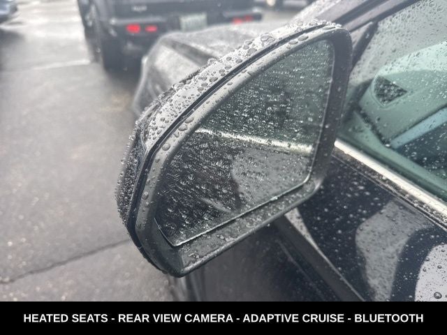 2024 Volkswagen Taos 1.5T SE ONE OWNER