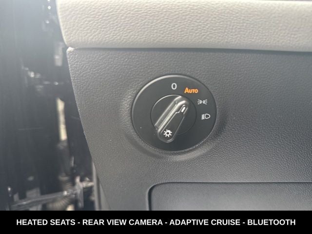 2024 Volkswagen Taos 1.5T SE ONE OWNER