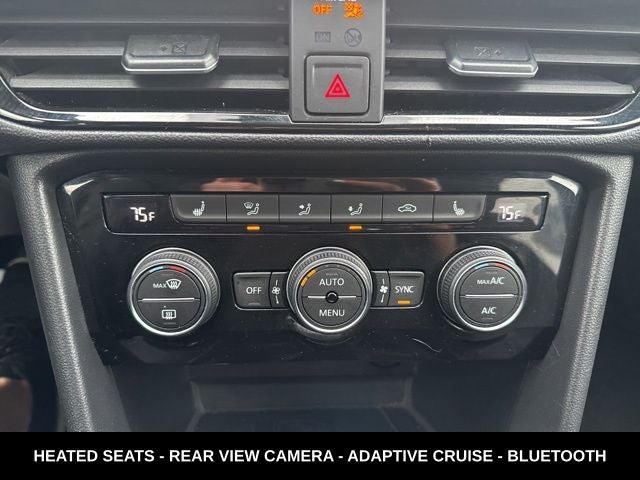 2024 Volkswagen Taos 1.5T SE ONE OWNER