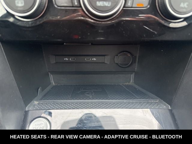 2024 Volkswagen Taos 1.5T SE ONE OWNER