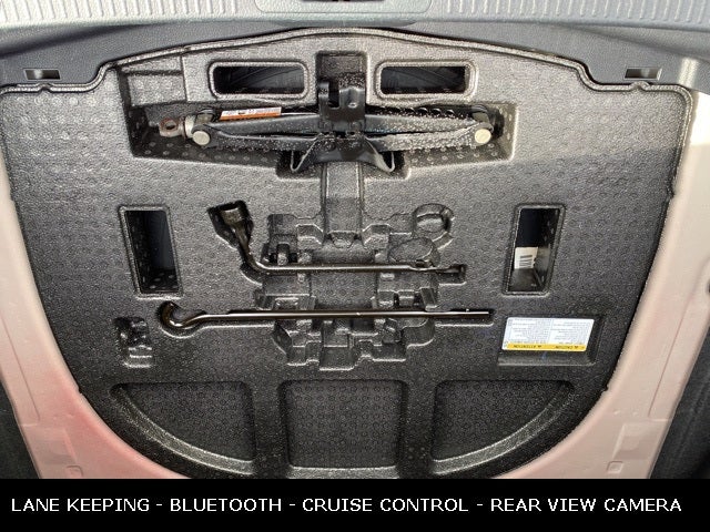 2020 Toyota Camry SE 39 MPG