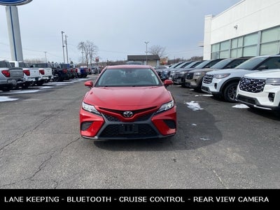 2020 Toyota Camry SE 39 MPG