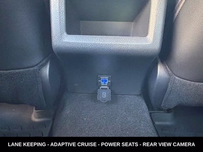 2022 Toyota Camry SE LOW MILEAGE LOCAL TRADE