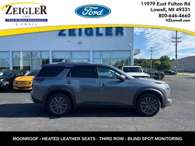 2023 Nissan Pathfinder SL 4WD