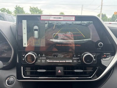 2026 Toyota Highlander Hybrid Platinum