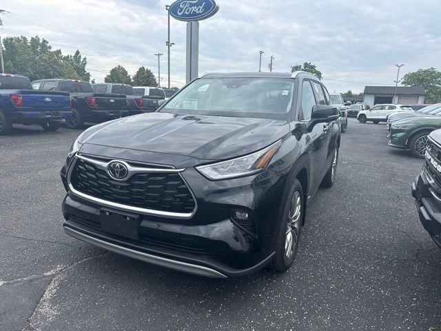 2026 Toyota Highlander Hybrid Platinum