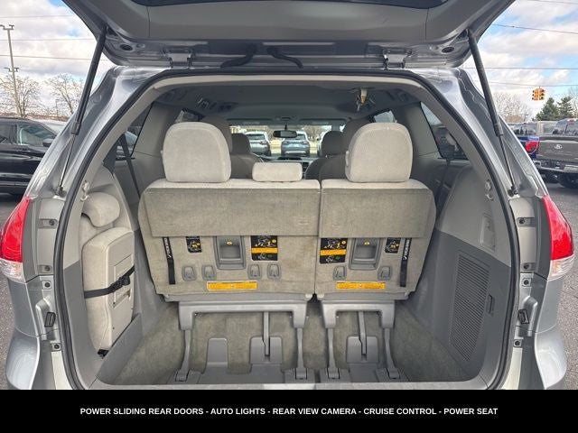 2011 Toyota Sienna Base LOCAL TRADE