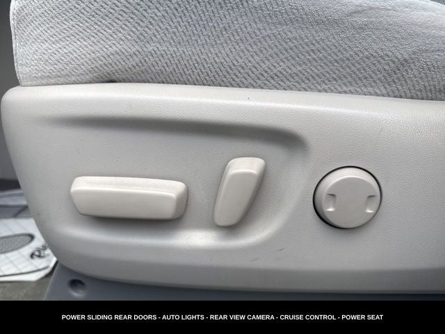 2011 Toyota Sienna Base LOCAL TRADE