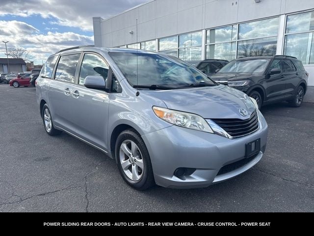 2011 Toyota Sienna Base LOCAL TRADE