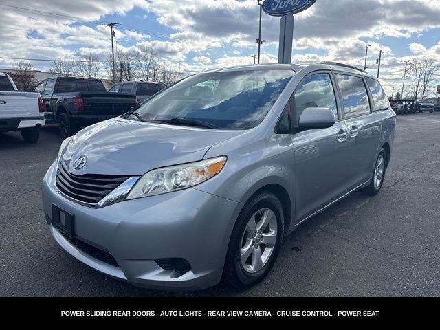 2011 Toyota Sienna Base LOCAL TRADE