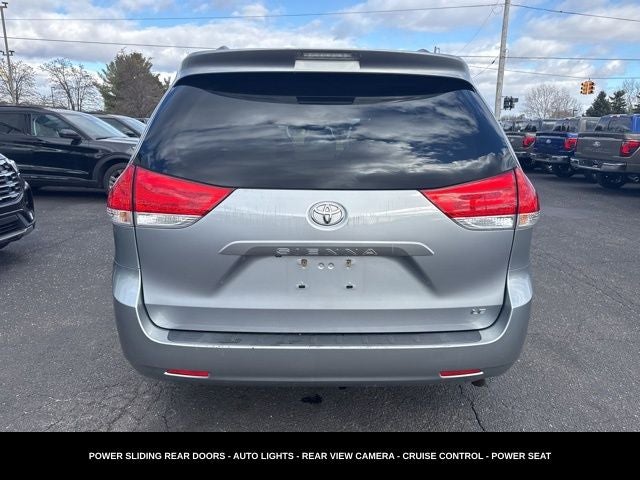 2011 Toyota Sienna Base LOCAL TRADE