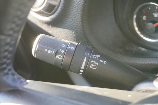 2013 Jeep Wrangler Unlimited Sport Uconnect Voice Command w/Bluetooth