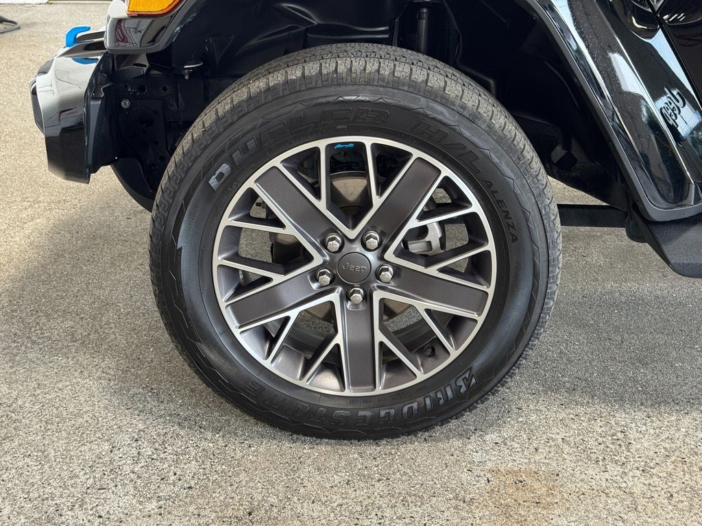2023 Jeep Wrangler Sahara 4xe Sky 1-Touch Power Top