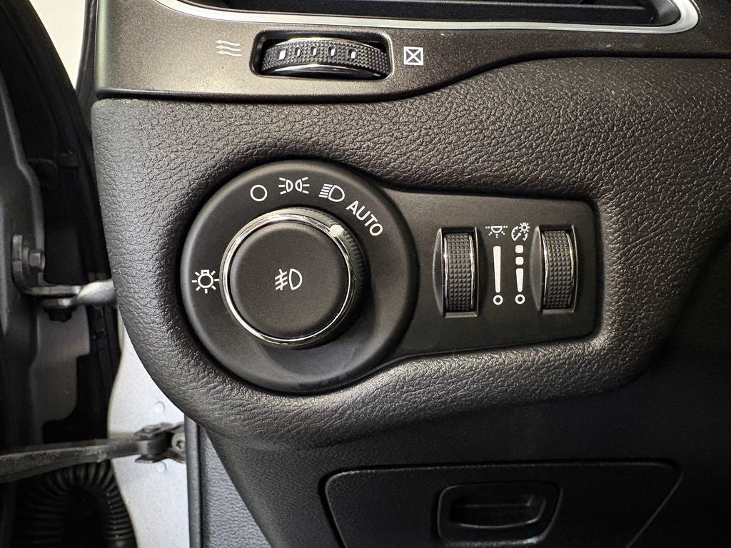 2020 Jeep Cherokee Trailhawk