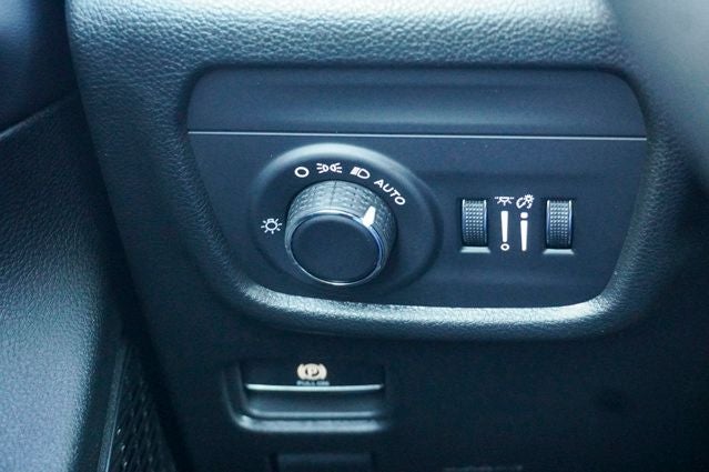 2025 Jeep Grand Cherokee Laredo 4x4