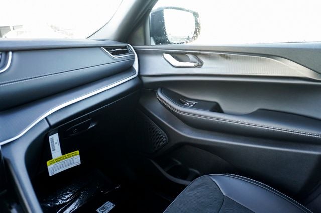 2025 Jeep Grand Cherokee Laredo 4x4