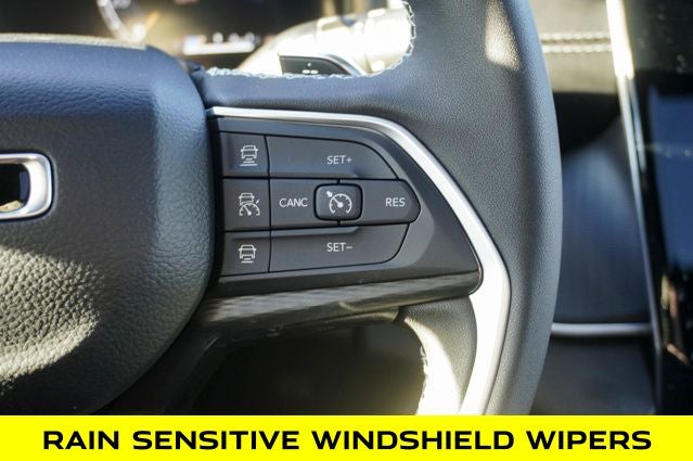 2025 Jeep Grand Cherokee Laredo X 4X4