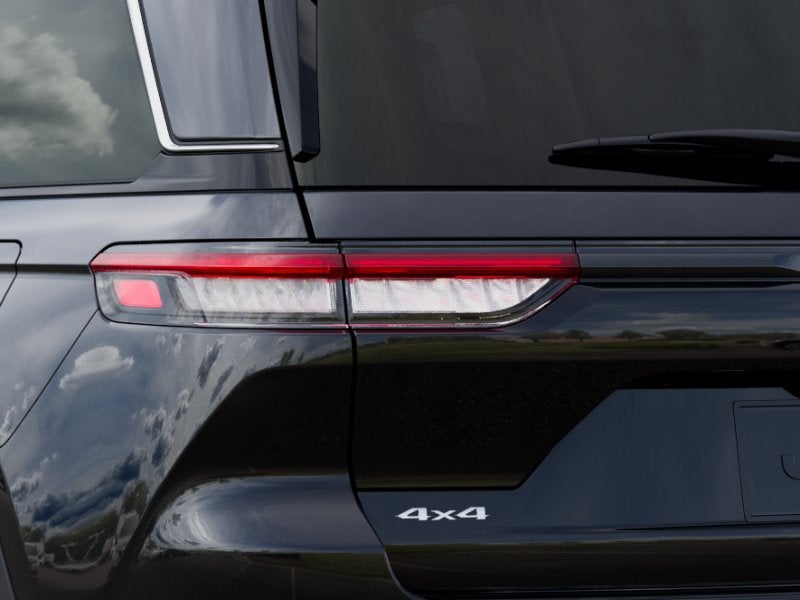 2025 Jeep Grand Cherokee Laredo X 4X4