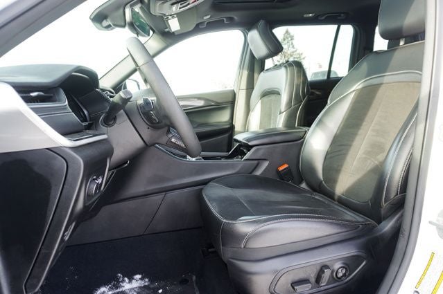 2023 Jeep Grand Cherokee Altitude X Power Sunroof & Back-Up Camera