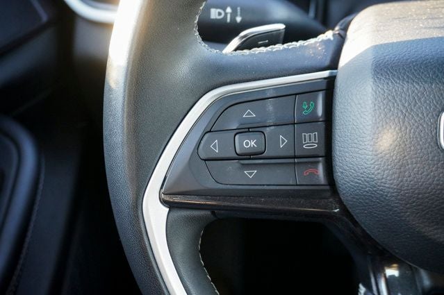 2023 Jeep Grand Cherokee Altitude ParkView Rear Back-Up Camera & Radio: Uconnect 5 w