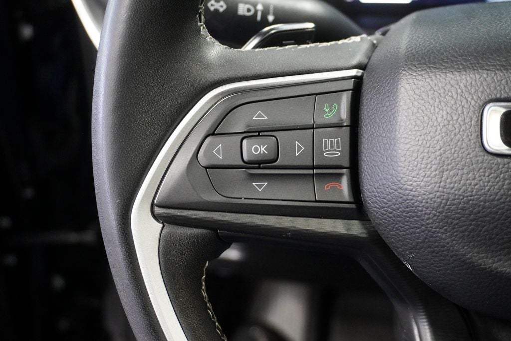 2023 Jeep Grand Cherokee Altitude X Navigation & Power Sunroof