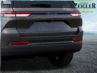 2025 Jeep Grand Cherokee Laredo 4x4