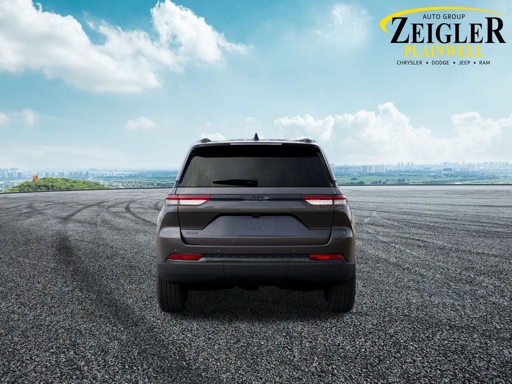 2025 Jeep Grand Cherokee Laredo 4x4