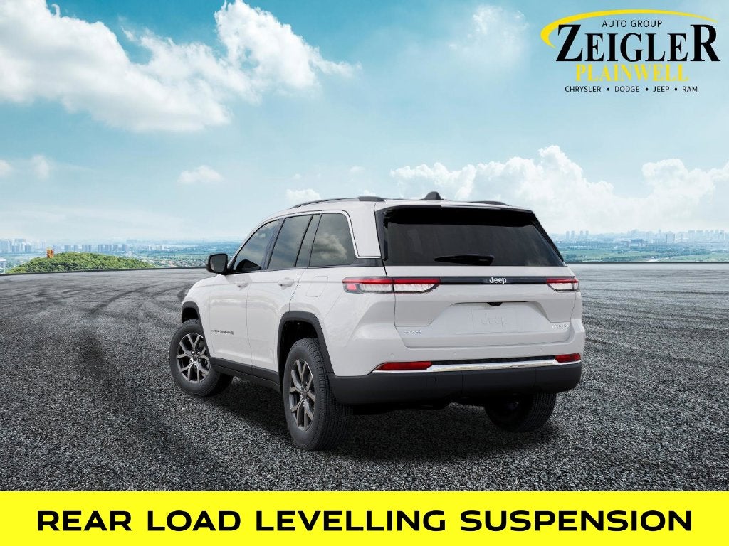 2027 Jeep Grand Cherokee Laredo X 4X4