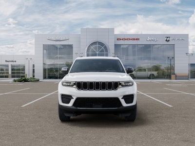 2027 Jeep Grand Cherokee Laredo X 4X4