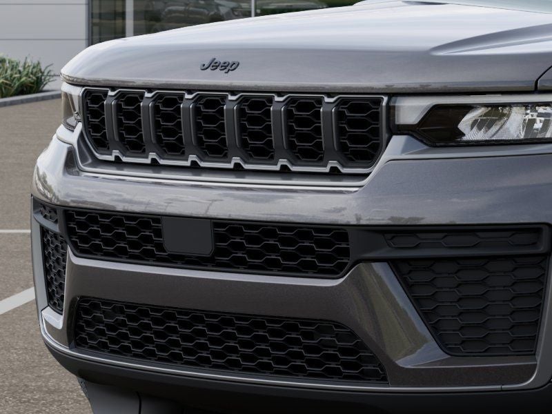 2026 Jeep Grand Cherokee Laredo 4X4